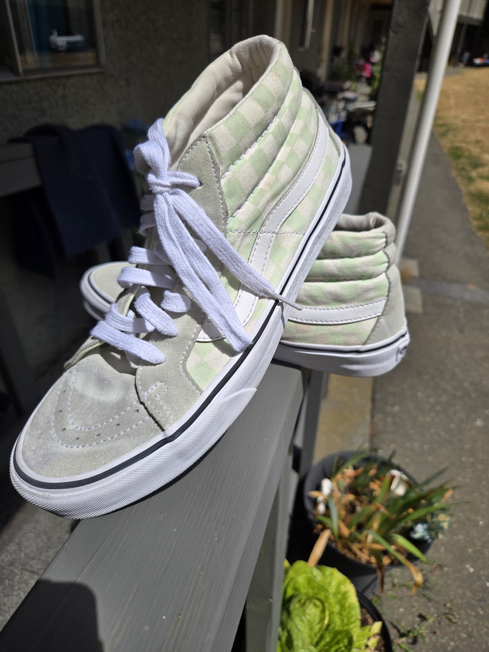 Vans Checkerboard Sk8-Hi in Mint Green & White